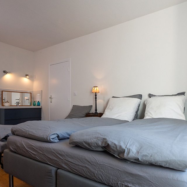 Chambre d’une suite-appart champêtre bed & wine à Mauffans