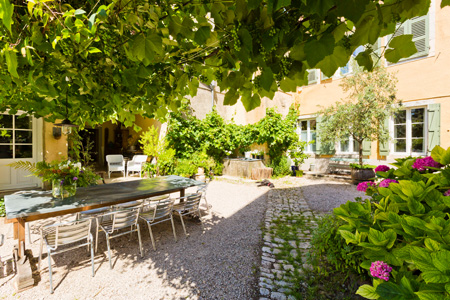 Extérieur de la maison d’hôtes Les Jardins sur Glantine